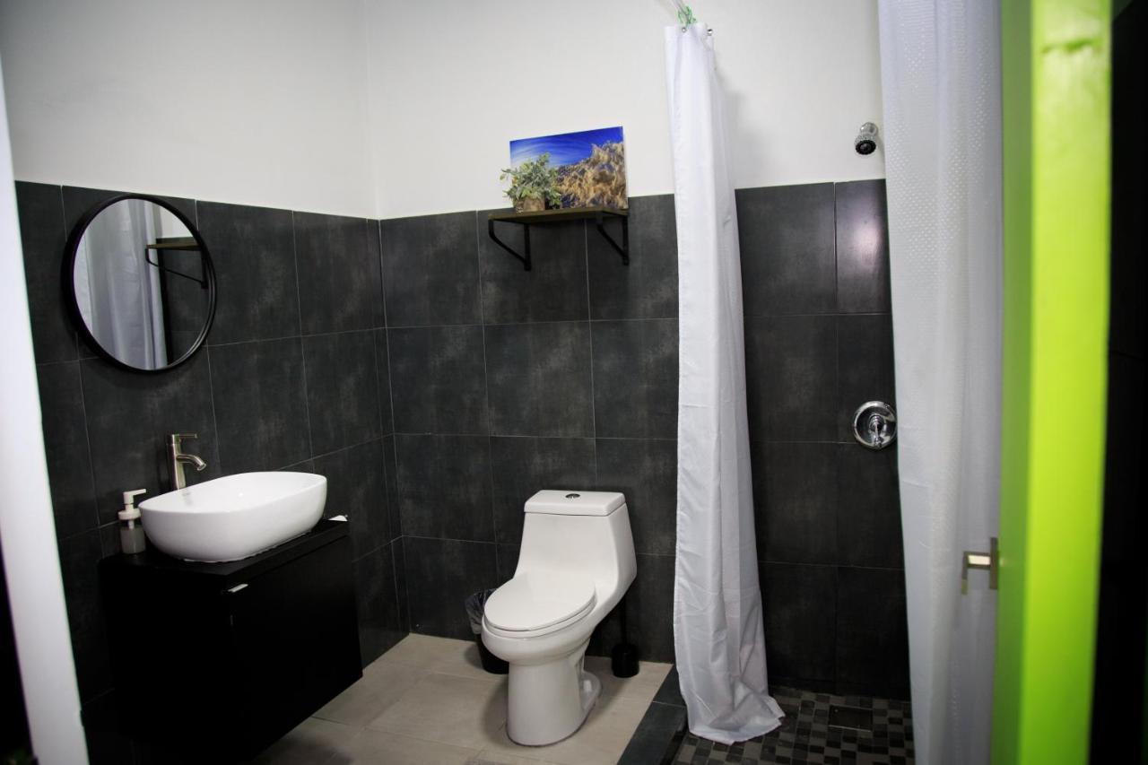 Nomada Beach Hostel- Isla Verde 圣胡安 外观 照片
